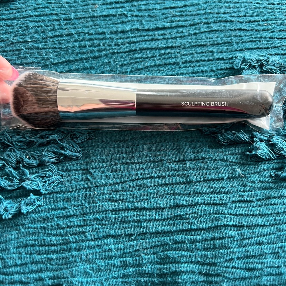 YOUNIQUE Sculpting Brush